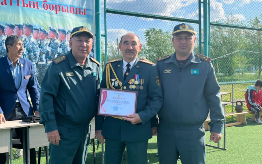 Жизнь учителя из Аккемира: встреча с Кара майором, бокс, военный патриотизм