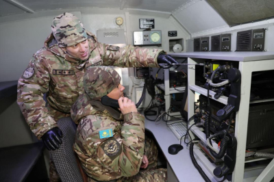 В Алматы офицеры-связисты освоили цифровые средства связи нового поколения