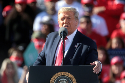 В США сообщили о панике Трампа из-за Ирана