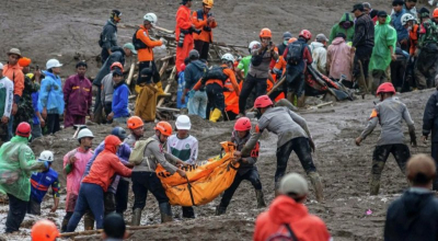 Девять человек погибли после схода оползня на шахте в Индонезии
