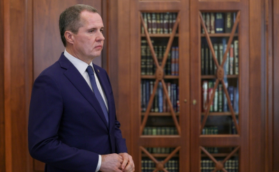 &laquo;Попытка повлиять на Гладкова&raquo;: почему уход губернатора в отпуск стал триггером