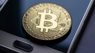 ФРС сигнализирует о дальнейшем снижении ставок — BTC реагирует ростом