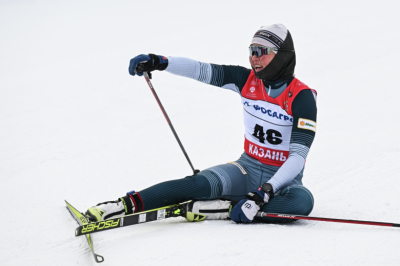 Собака снесла с ног двух лыжниц на чемпионате России