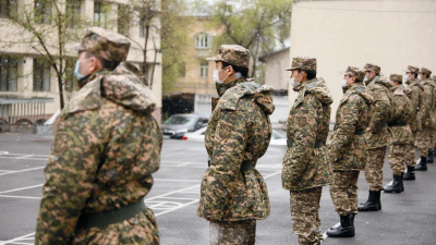 Стало известно, сколько казахстанцев призовут в армию этой осенью