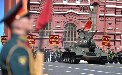 Мировые СМИ в прямом эфире показывают парад Победы на Красной площади