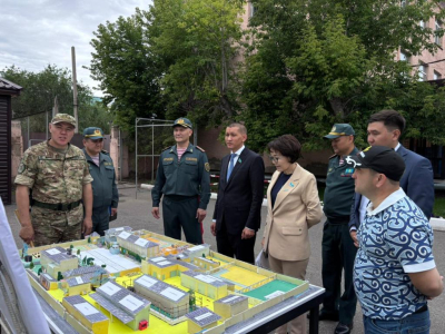 Депутаты Мажилиса ознакомились с жизнью и бытом военнослужащих