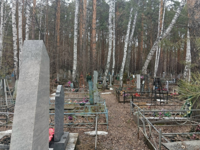 Екатеринбуржцы получат автобусный маршрут на один день: он повезет их на кладбище