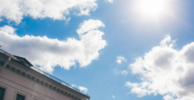 Врач Куренков заявил о необходимости носить солнцезащитные очки весной