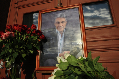 На Троекуровском кладбище началось прощание с Алексеем Пимановым